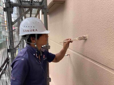 東大阪市　マンションの外壁塗装　タッチアップの様子😊