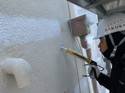 大阪市淀川区　ビルの外壁のコーキングの様子🙆‍♀️