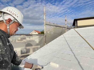 茨木市　事業用建物　屋根塗装　下塗りの様子💁‍♀️