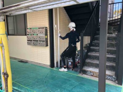 高槻市　芝生町のマンション　付帯物塗装　2回目の様子👀