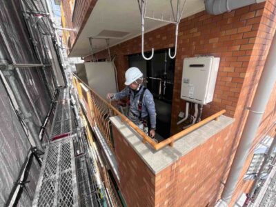 高槻市　大畑町　マンションの付帯部塗装の様子😊