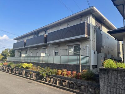 枚方市　楠葉丘　アパートの外壁塗装　ビフォーアフター🪼