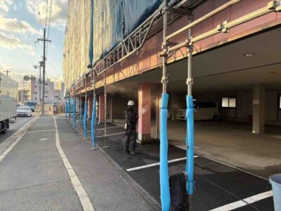 枚方市　津田北町のマンション　高圧洗浄の様子🐳