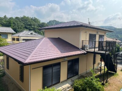 高槻市　弥生が丘町の集会所　外壁塗装と屋根カバー工事のビフォーアフター🌞